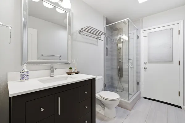 $997,900 | 10340 North Sinclair Circle, Fresno, CA 93730