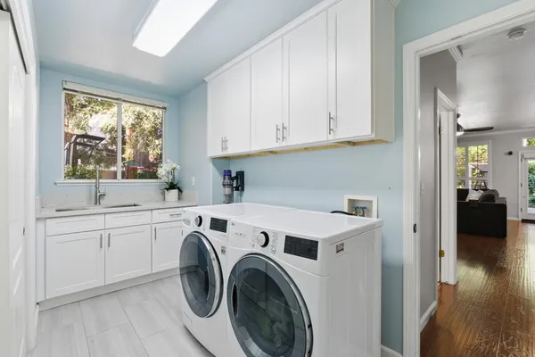 $997,900 | 10340 North Sinclair Circle, Fresno, CA 93730