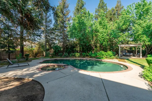 $997,900 | 10340 North Sinclair Circle, Fresno, CA 93730