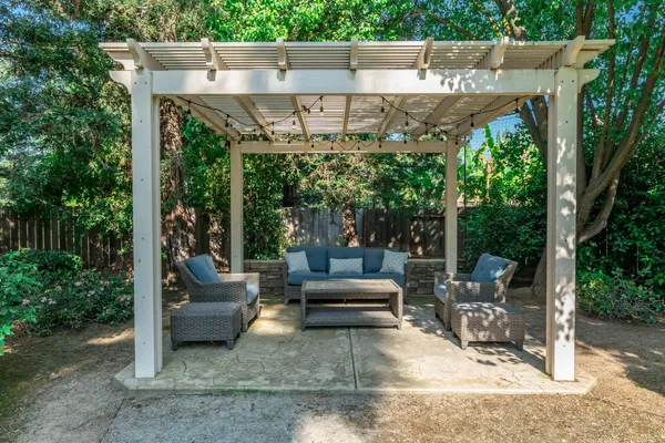 $997,900 | 10340 North Sinclair Circle, Fresno, CA 93730