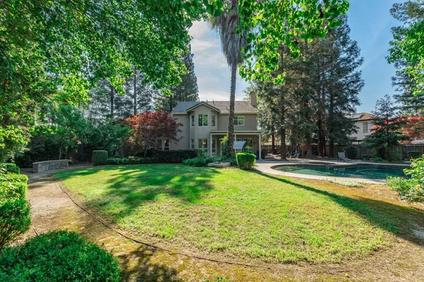 $997,900 | 10340 North Sinclair Circle, Fresno, CA 93730