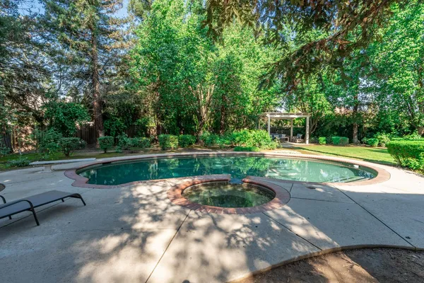 $997,900 | 10340 North Sinclair Circle, Fresno, CA 93730