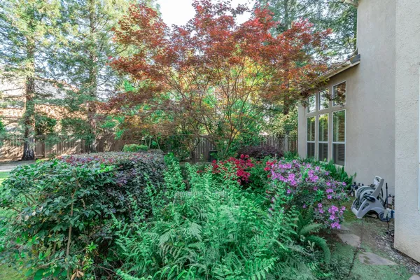 $997,900 | 10340 North Sinclair Circle, Fresno, CA 93730