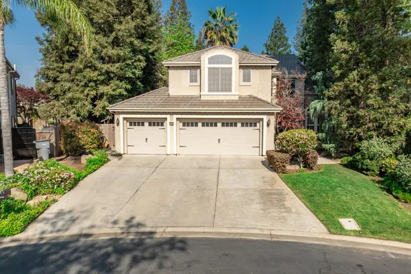 $997,900 | 10340 North Sinclair Circle, Fresno, CA 93730