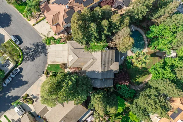 $997,900 | 10340 North Sinclair Circle, Fresno, CA 93730