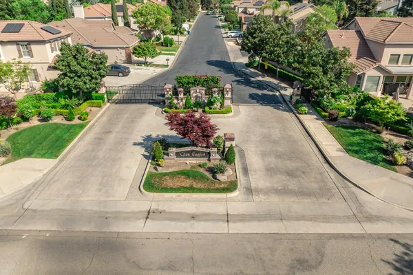 $997,900 | 10340 North Sinclair Circle, Fresno, CA 93730