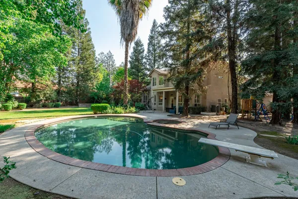$997,900 | 10340 North Sinclair Circle, Fresno, CA 93730