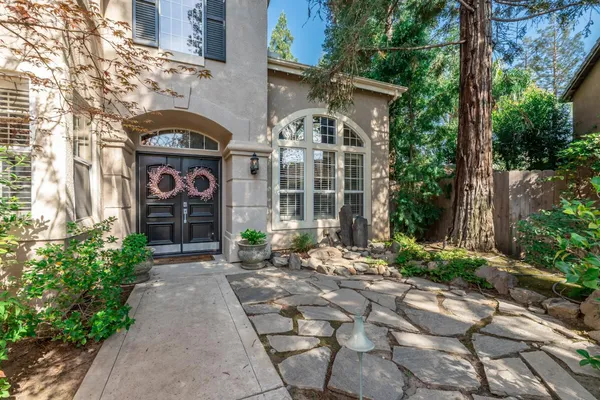 $997,900 | 10340 North Sinclair Circle, Fresno, CA 93730
