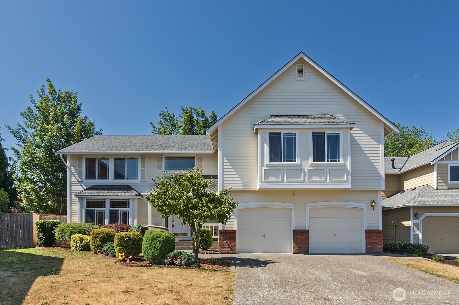 4313 Northeast 6th Court Renton, WA 98059 - Photo 2 of 30