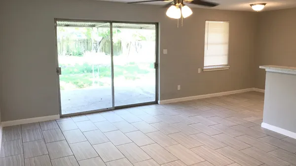 $1,650 | 205 Grantham Road, Baytown, TX 77521