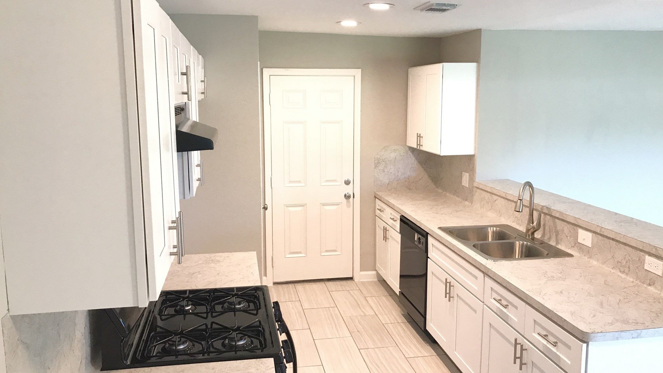 205 Grantham Road Baytown, TX 77521 - Photo 6 of 24