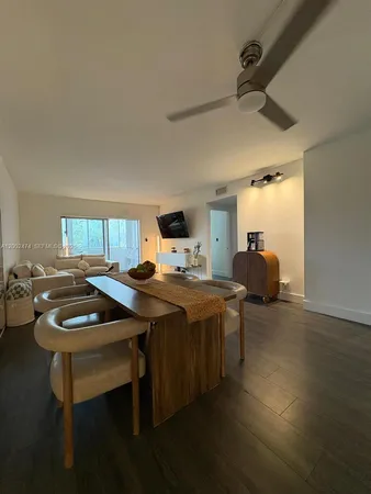 $1,750 | 4200 Hillcrest Drive, Unit 208, Hollywood, FL 33021