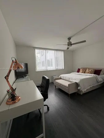 $1,750 | 4200 Hillcrest Drive, Unit 208, Hollywood, FL 33021