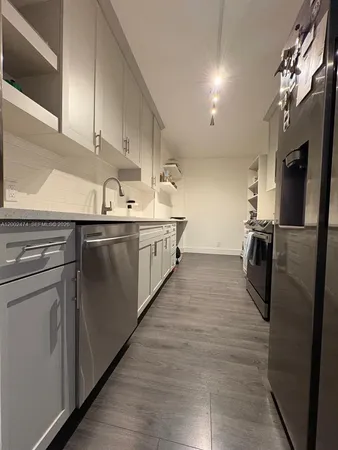 $1,750 | 4200 Hillcrest Drive, Unit 208, Hollywood, FL 33021