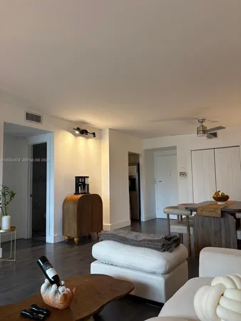 $1,750 | 4200 Hillcrest Drive, Unit 208, Hollywood, FL 33021