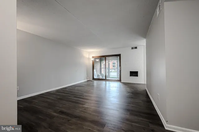 $199,000 | 3600 Rustic Lane, Unit 211, Wilmington, DE 19808