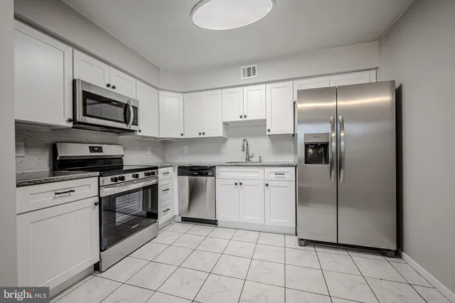 $199,000 | 3600 Rustic Lane, Unit 211, Wilmington, DE 19808