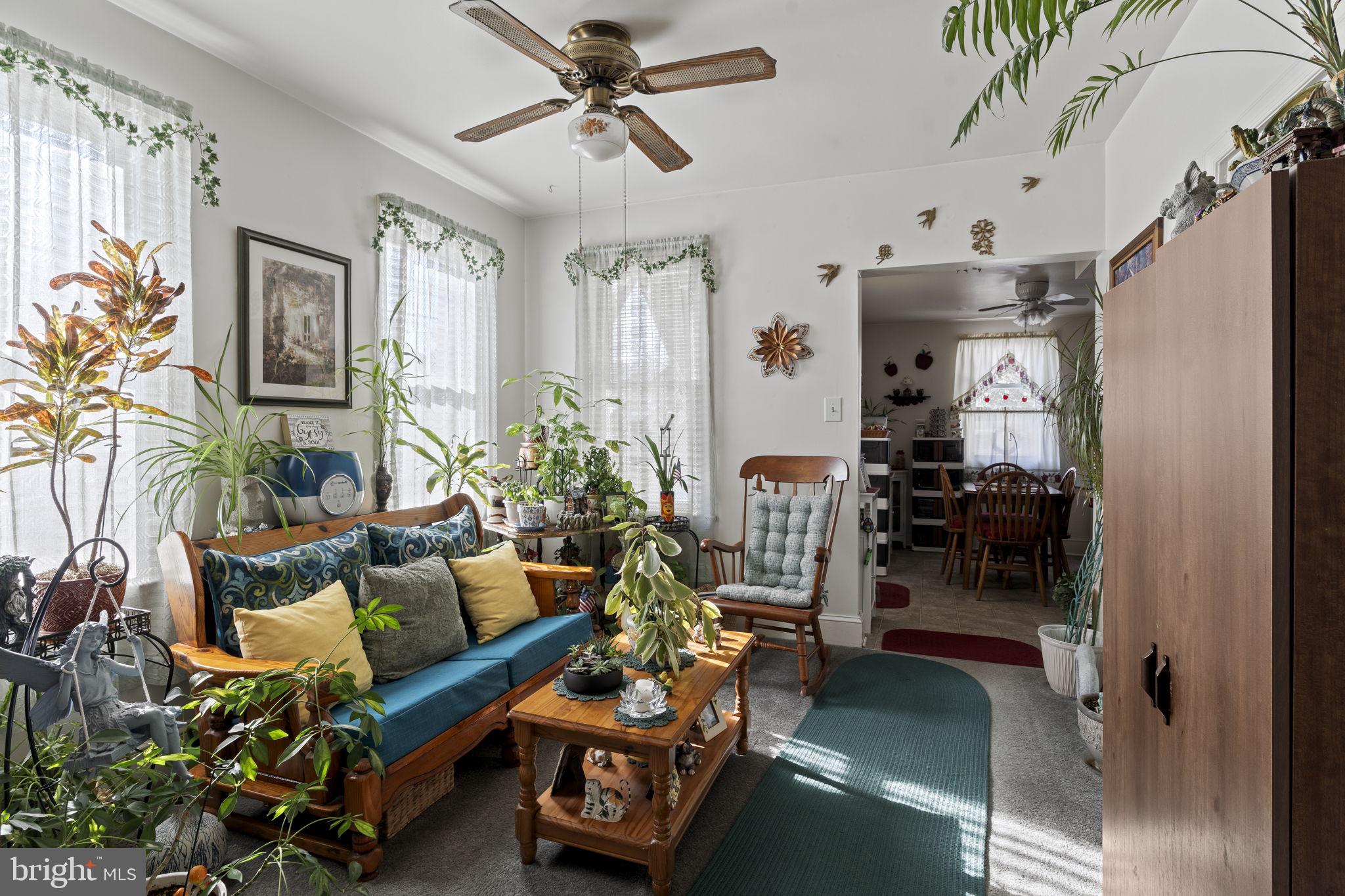 400 Burlington Avenue Delanco, NJ 08075 - Photo 11 of 34 1st unit dining room
