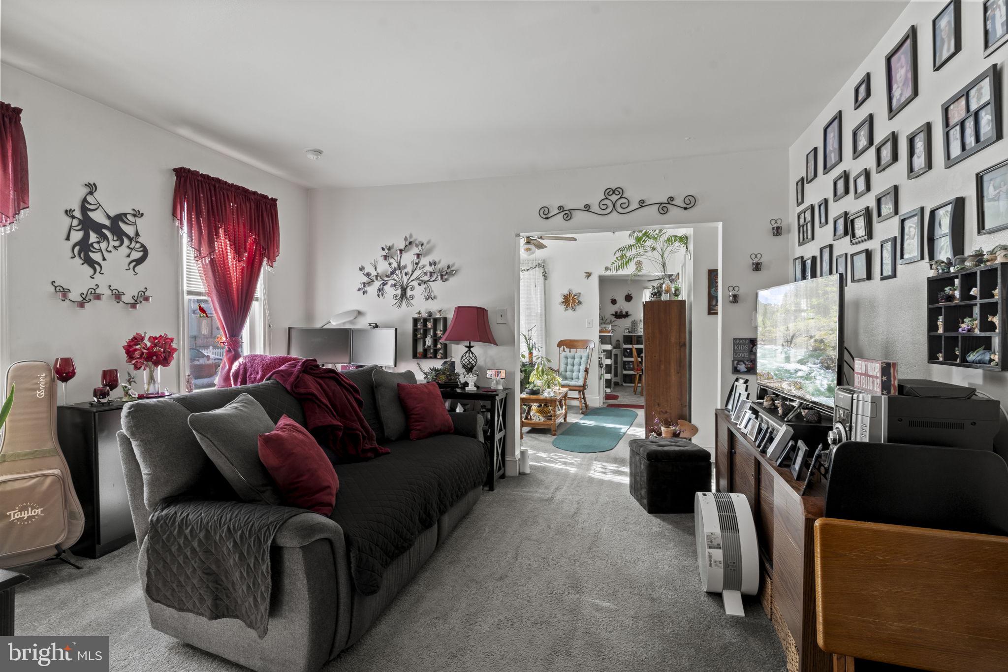 400 Burlington Avenue Delanco, NJ 08075 - Photo 12 of 34 1st unit living room