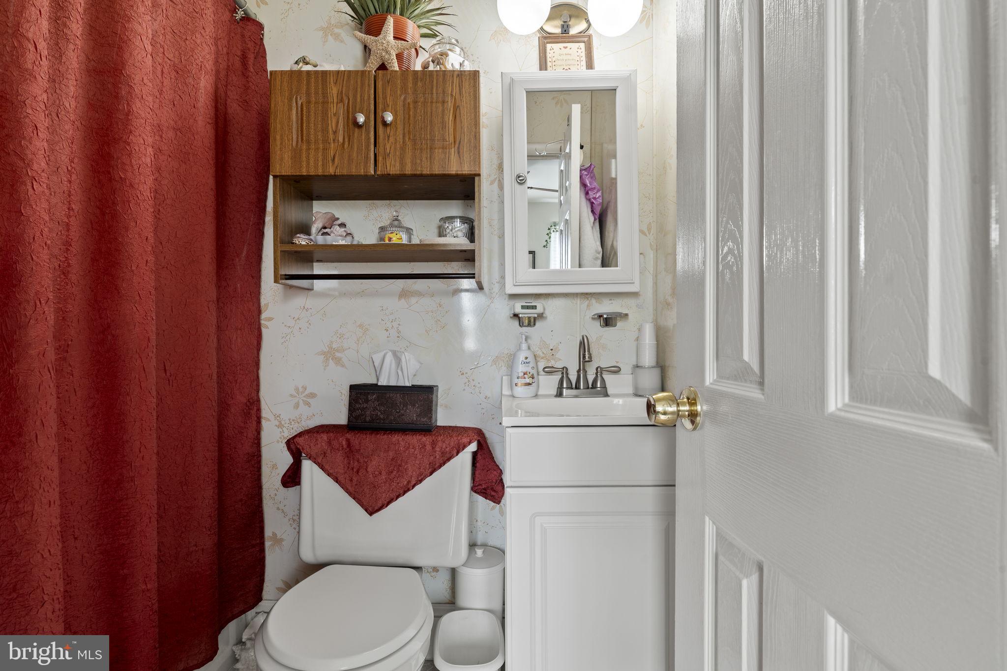 400 Burlington Avenue Delanco, NJ 08075 - Photo 15 of 34 1st unit full bath