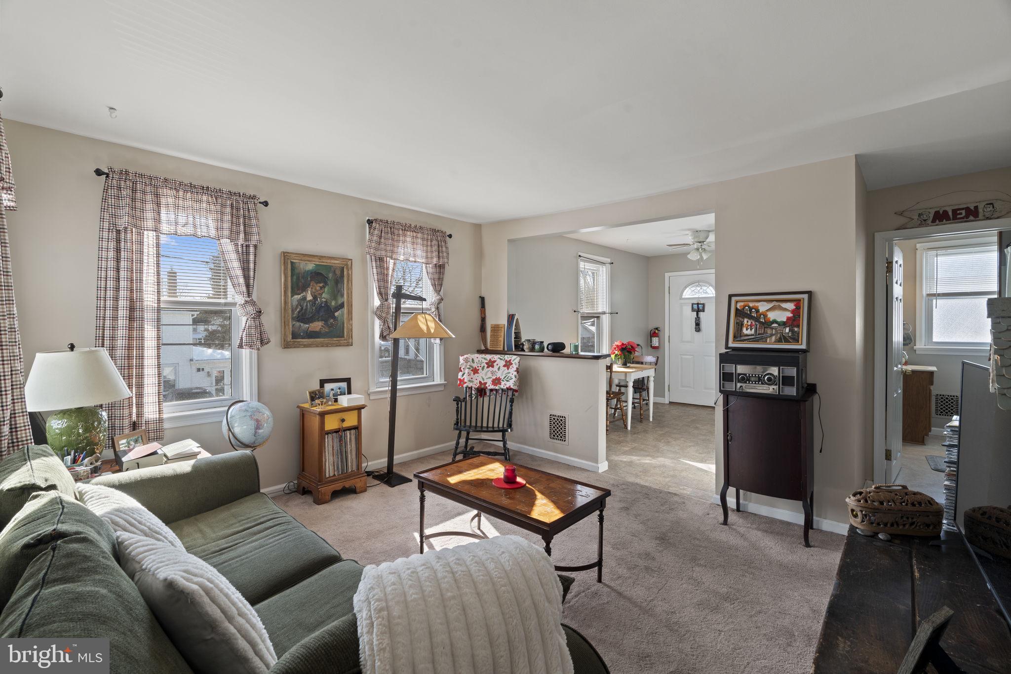 400 Burlington Avenue Delanco, NJ 08075 - Photo 25 of 34 2nd unit living room
