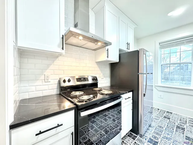 $1,395 | 3645-3647 Gladiola Street, Unit 4, Baton Rouge, LA 70808