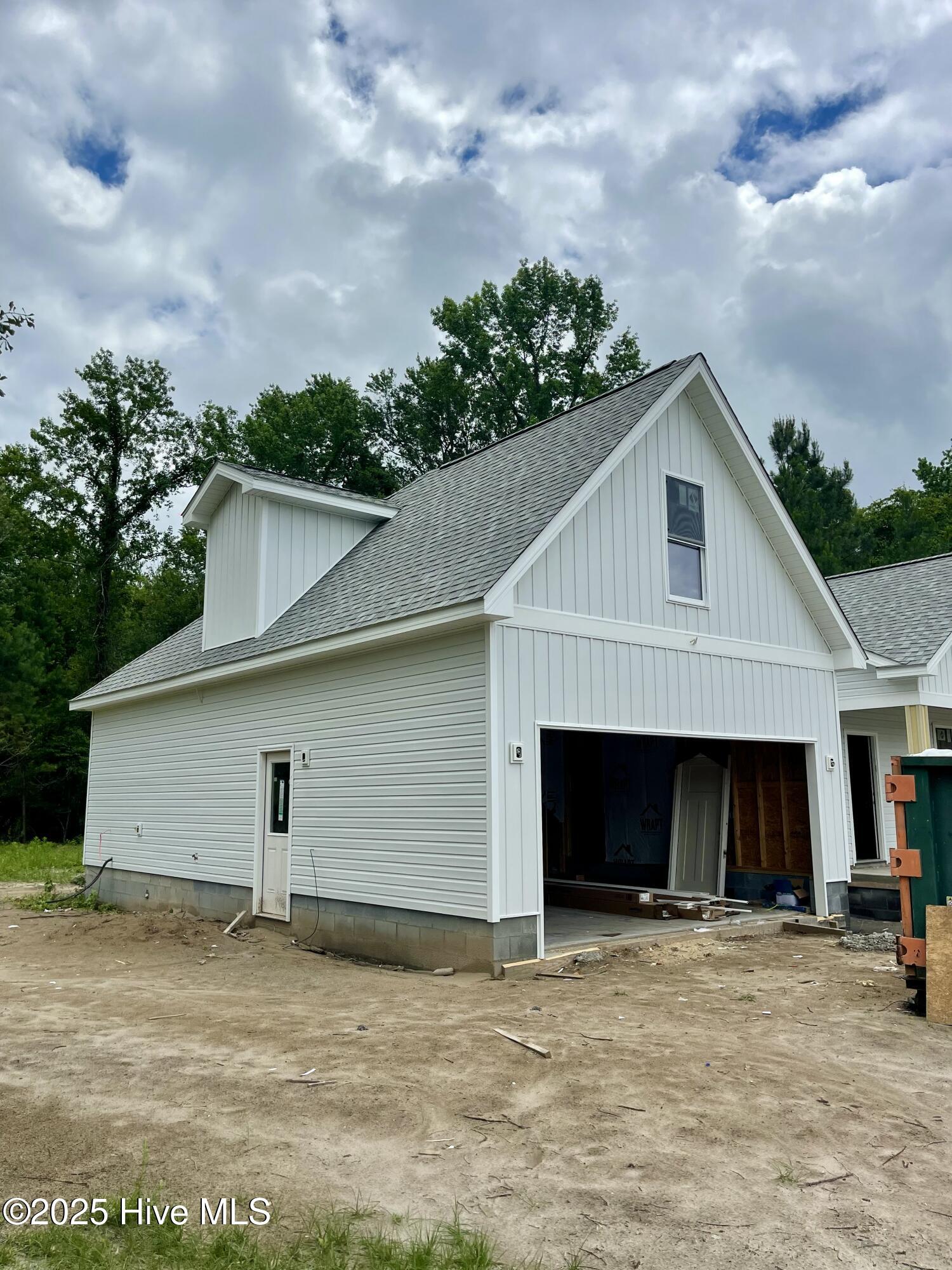 169 Howard Road Newport, NC 28570 - Photo 8 of 29 Left Side & Garage