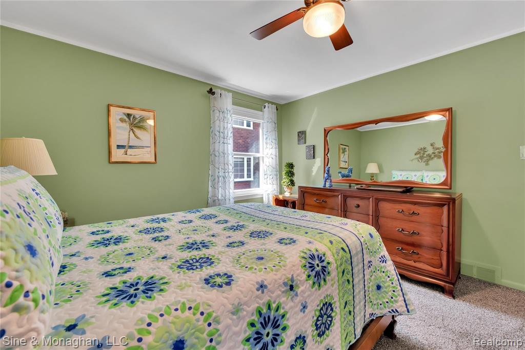 954 Harcourt Road Grosse Pointe Park, MI 48230 - Photo 13 of 46