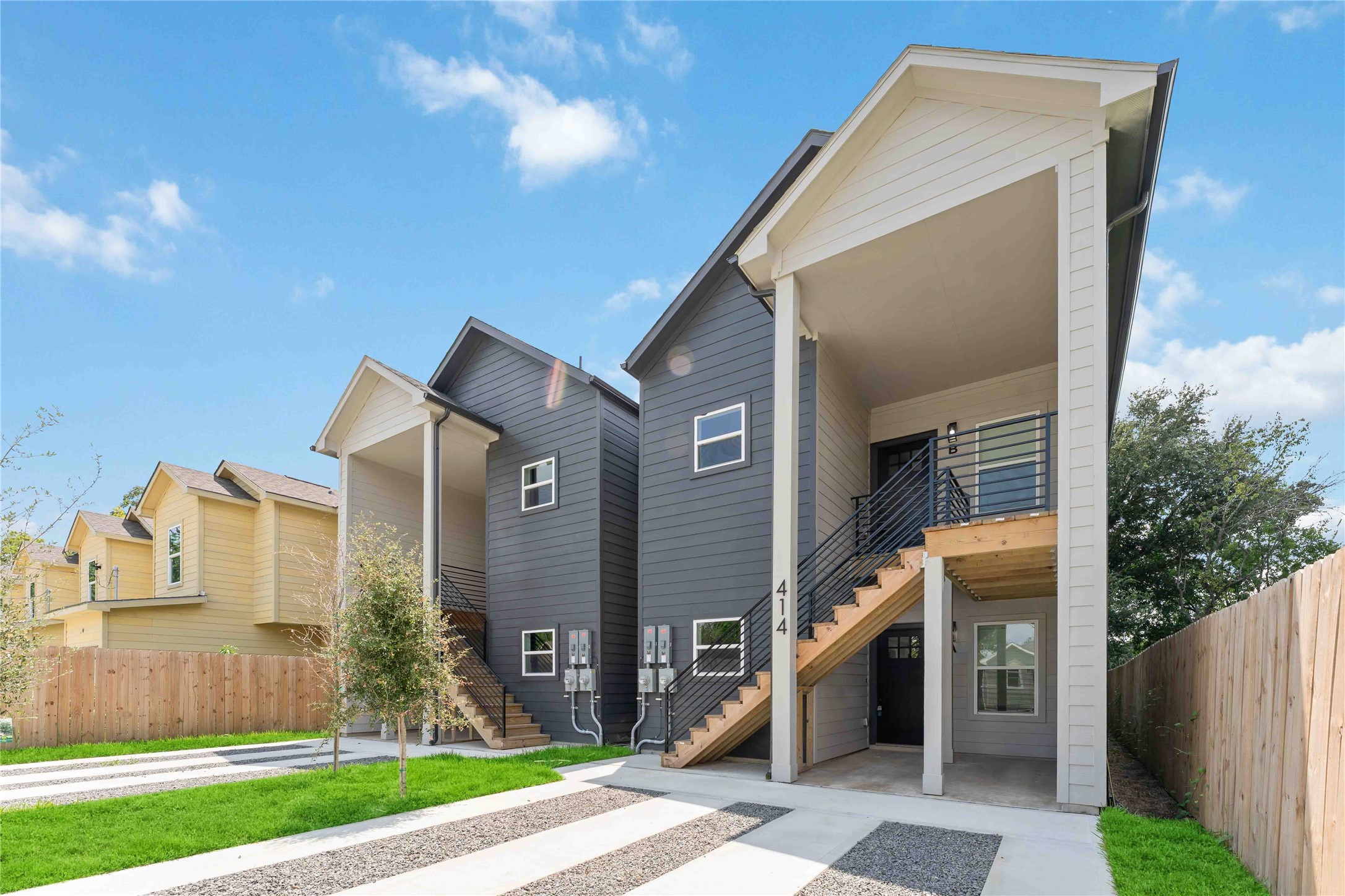 414 North Carolina Street, Unit A Houston, TX 77029 - Photo 2 of 25 a front view of a house with garden