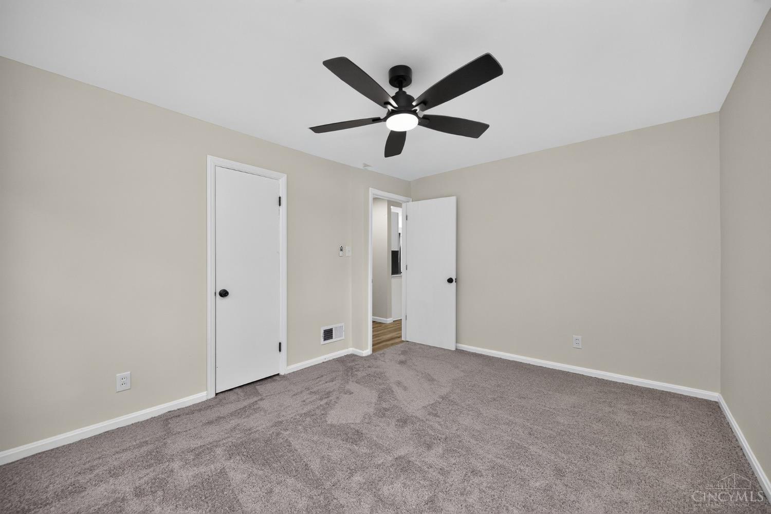 8957 Plainfield Road Cincinnati, OH 45236 - Photo 18 of 40