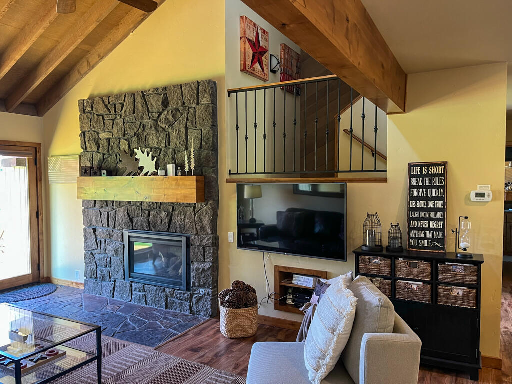 57232 Island Road, Unit 32 Sunriver, OR 97707 - Photo 9 of 26 Sunriver Meadow House 32-16