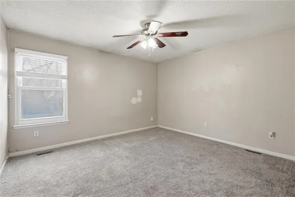 $175,000 | 8749 Northwest 82nd Street, Kansas City, MO 64152