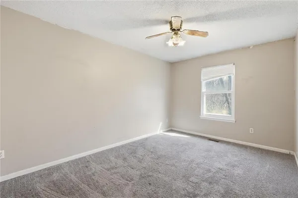 $175,000 | 8749 Northwest 82nd Street, Kansas City, MO 64152