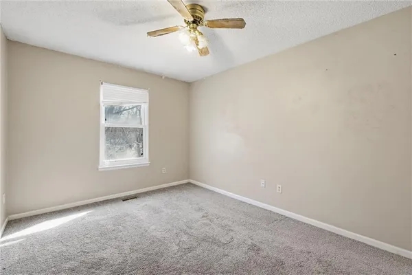 $175,000 | 8749 Northwest 82nd Street, Kansas City, MO 64152