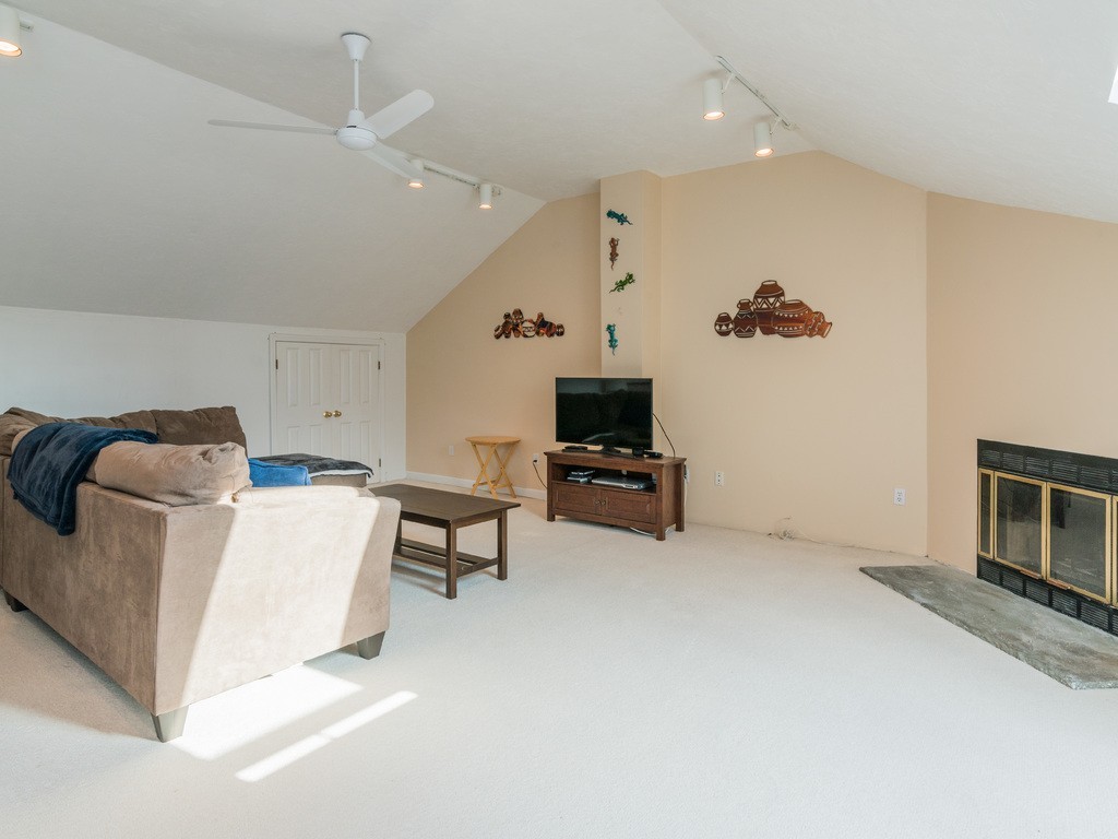 7 Apple Ridge Road, Unit 5 Maynard, MA 01754 - Photo 18 of 22 Gallery Image 18