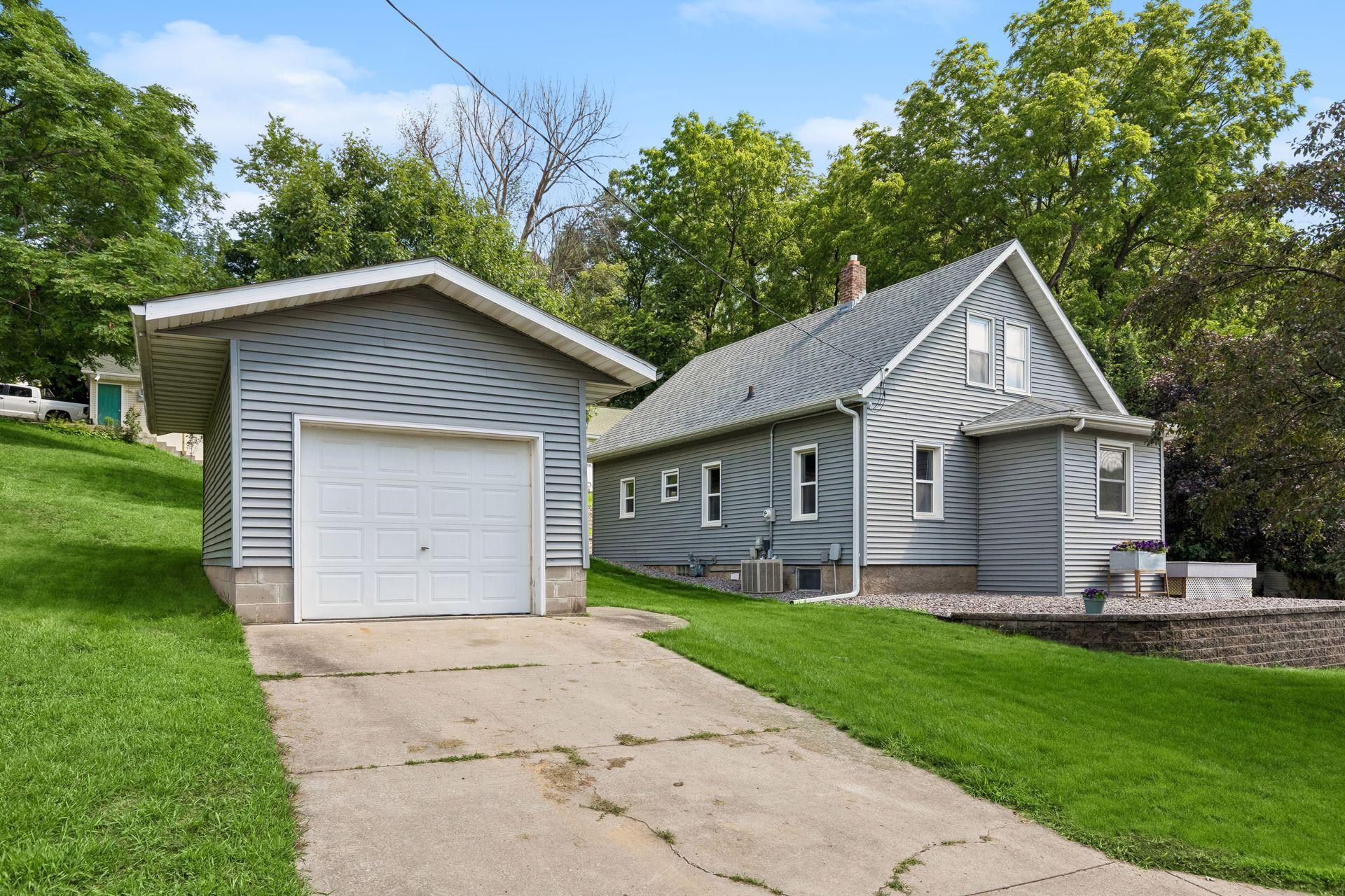 520 Hawthorn Street Red Wing, MN 55066 - Photo 3 of 35
