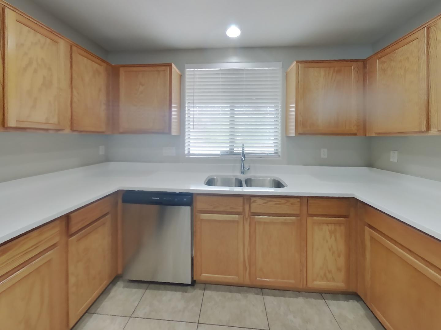 3728 West Fremont Rd. Phoenix, AZ 85041 - Photo 4 of 15 Photo #4