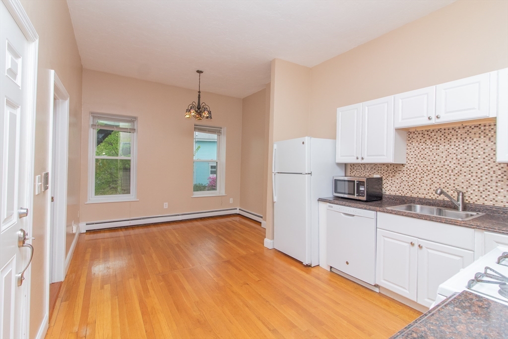 40 Cedar Street, Unit 2 Boston, MA 02119 - Photo 4 of 20