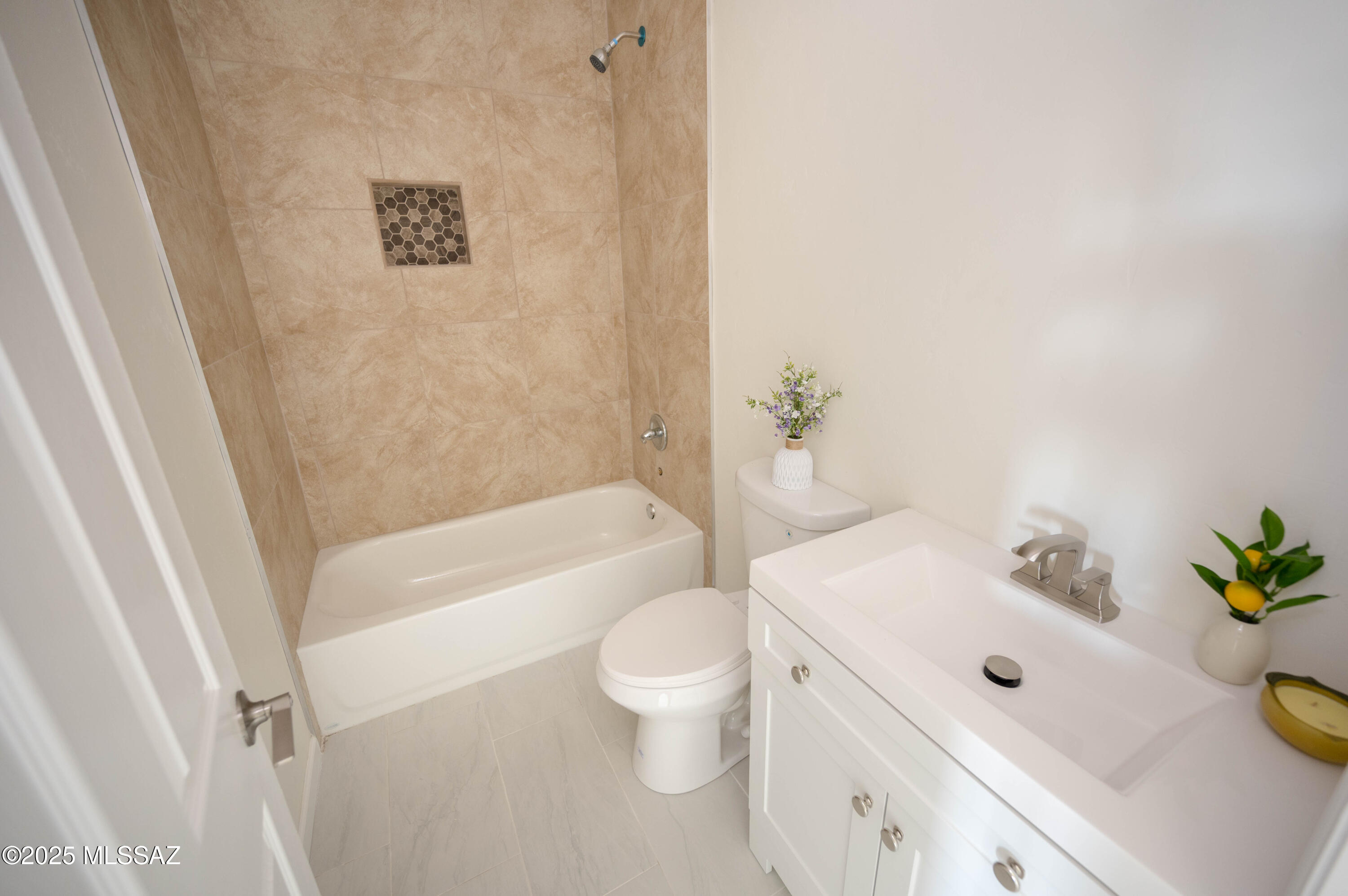 1723 Circulo Suecia Rio Rico, AZ 85648 - Photo 10 of 25 Gallery Image 10