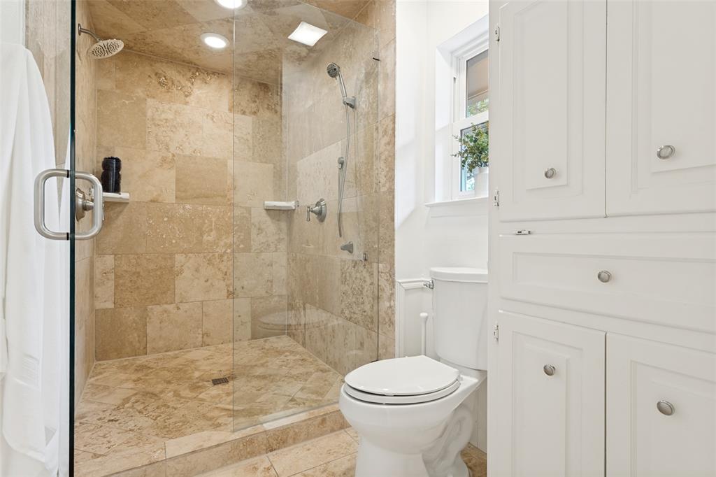 9517 Fallbrook Drive Dallas, TX 75243 - Photo 20 of 25