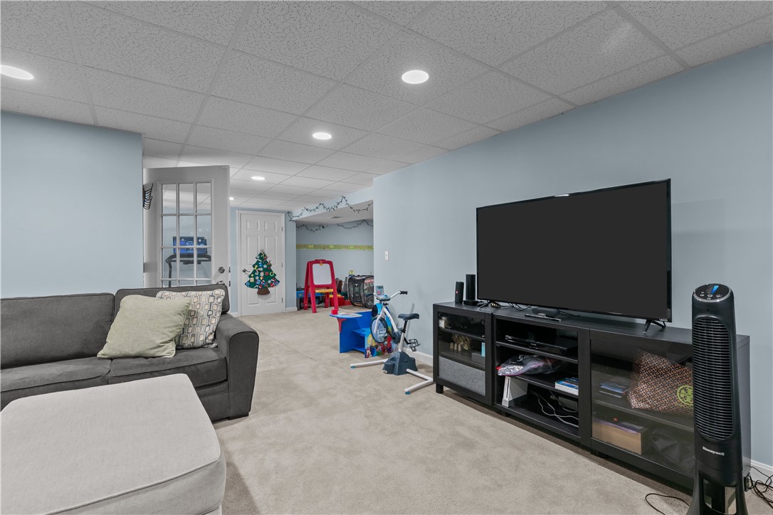 123 Castle Rocks Road Warwick, RI 02886 - Photo 36 of 49