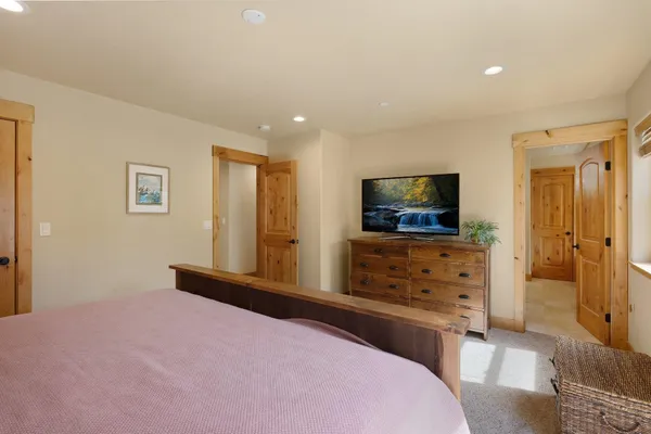 $1,595,000 | 15224 Reed Avenue West, Truckee, CA 96161