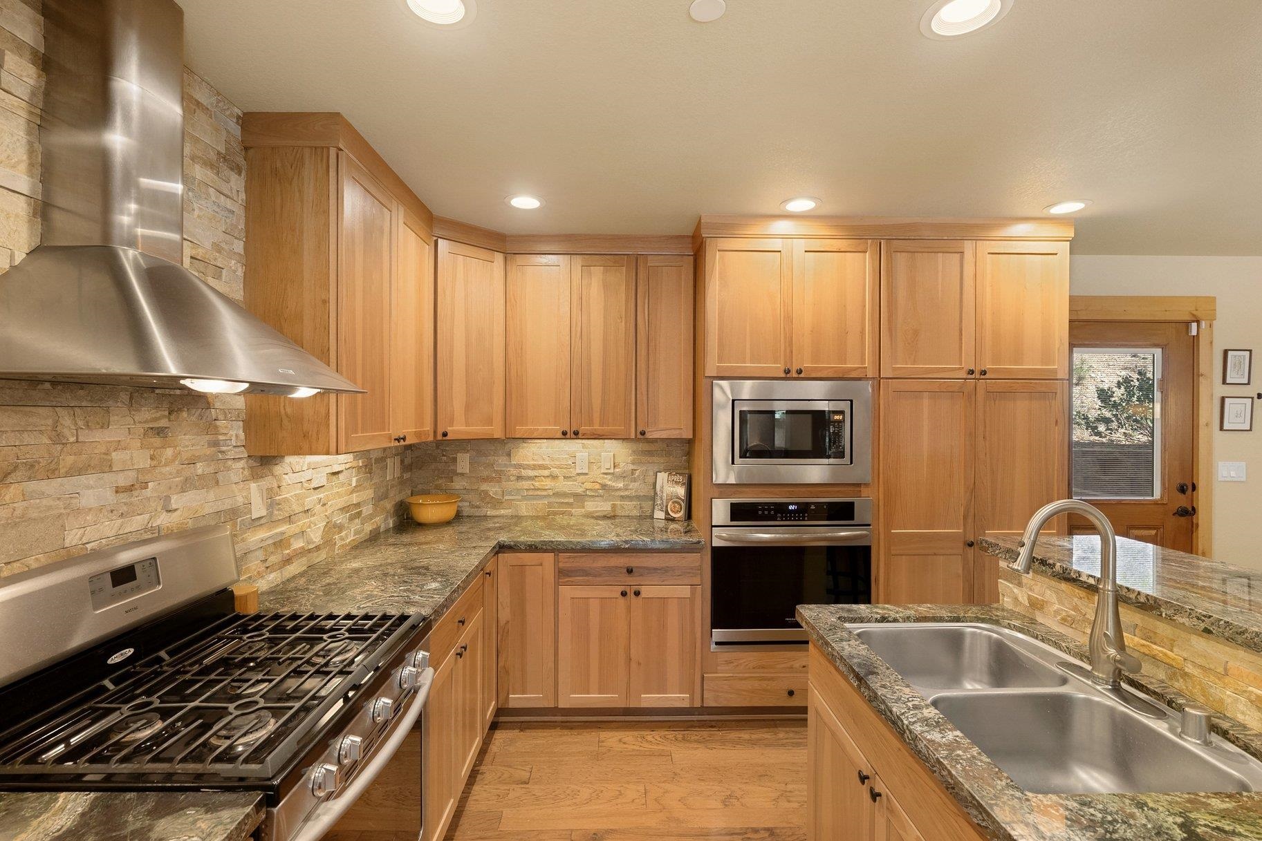 15224 Reed Avenue West Truckee, CA 96161 - Photo 8 of 28