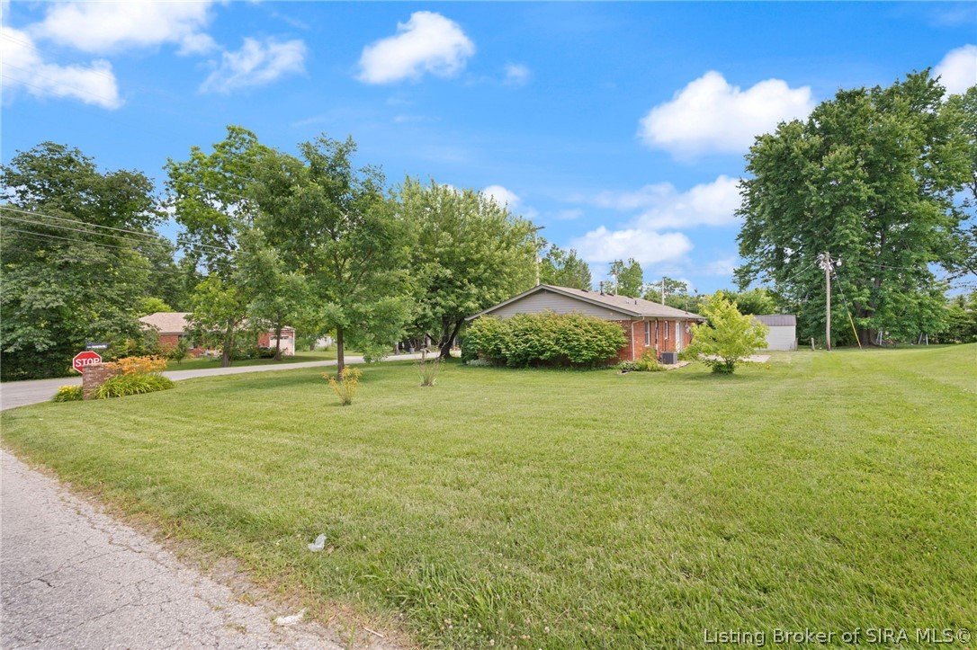 8753 County Line Road Sellersburg, IN 47172 - Photo 10 of 33