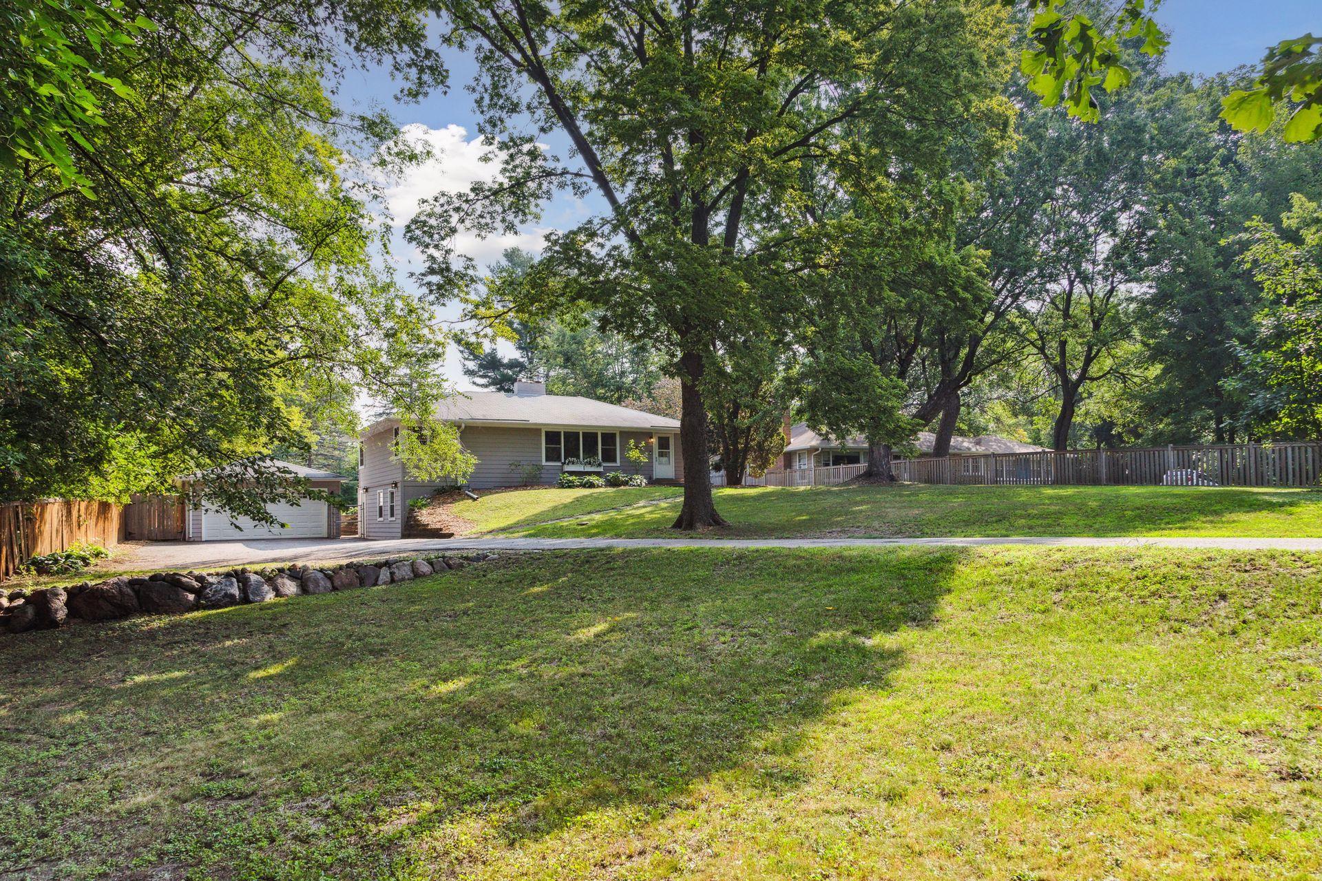 3525 Shady Oak Road Minnetonka, MN 55305 - Photo 2 of 34