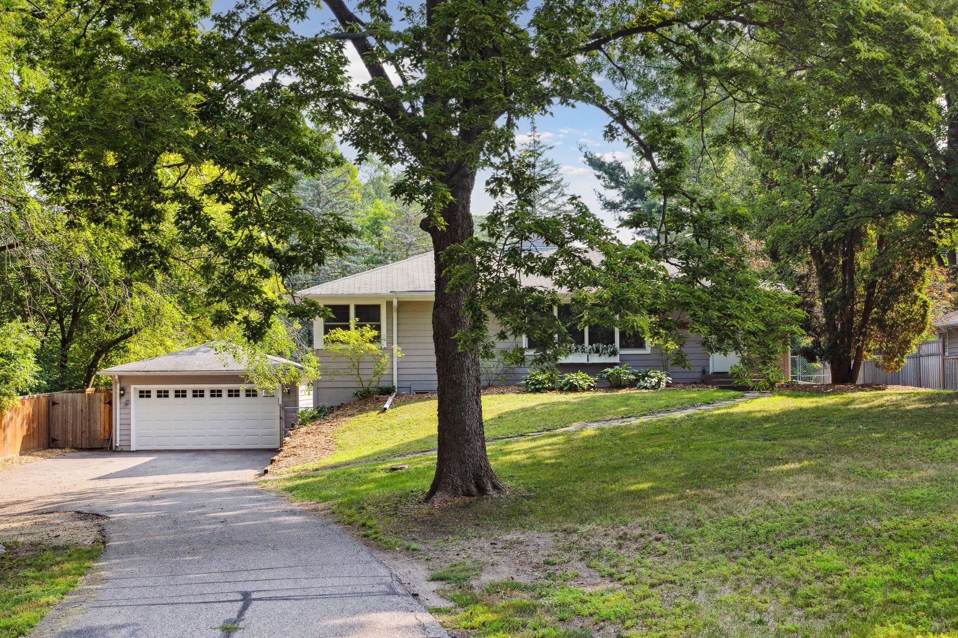 3525 Shady Oak Road Minnetonka, MN 55305 - Photo 3 of 34