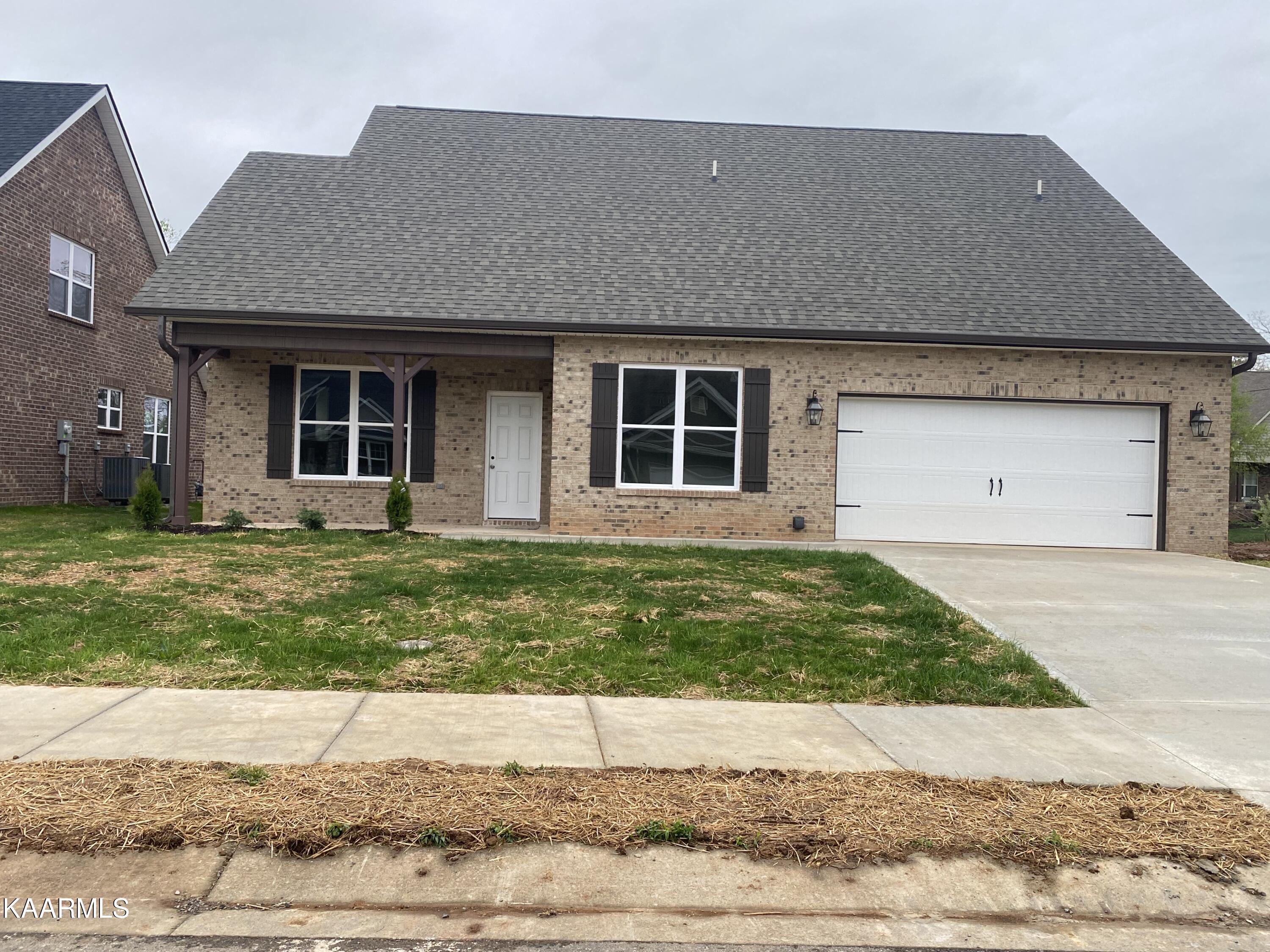 174 Crossroads Boulevard Oak Ridge, TN 37830 - Photo 3 of 21 IMG_9778
