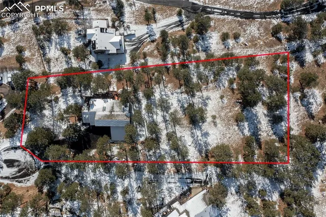 a view of outside a house