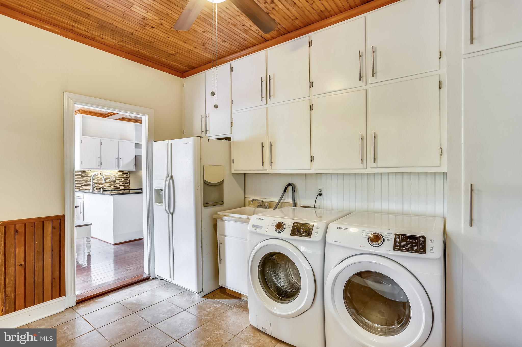 28804 Ridge Road Mount Airy, MD 21771 - Photo 15 of 39 separate main level laundry room