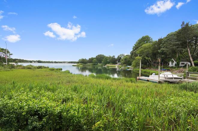 42 Towd Point Road Southampton, NY 11968 - Photo 8 of 18 Gallery Image 8